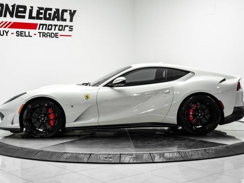 Used 2019 Ferrari 812 Superfast RWD image 11