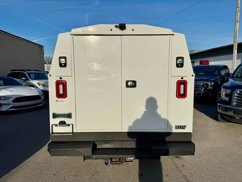 Used 2019 Ford E-350 and Econoline 350 Super Duty w/ Power Windows & Locks Group image 10
