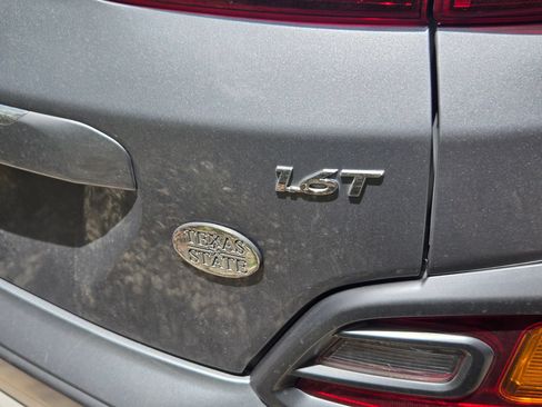 Used 2021 Hyundai Kona Limited FWD image 9