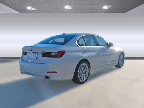 Used 2026 BMW 330i Sedan w/ Convenience Package RWD image 8