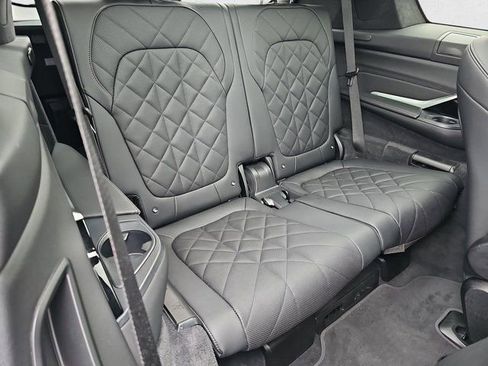 Used 2024 BMW X7 xDrive40i w/ M Sport Package image 12