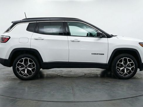 Used 2025 Jeep Compass Limited AWD/4WD image 11