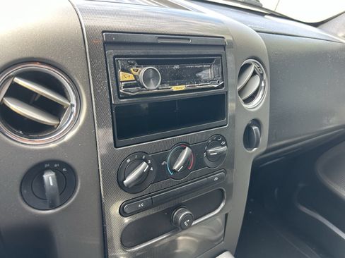 Used 2005 Ford F150 XLT AWD/4WD image 11