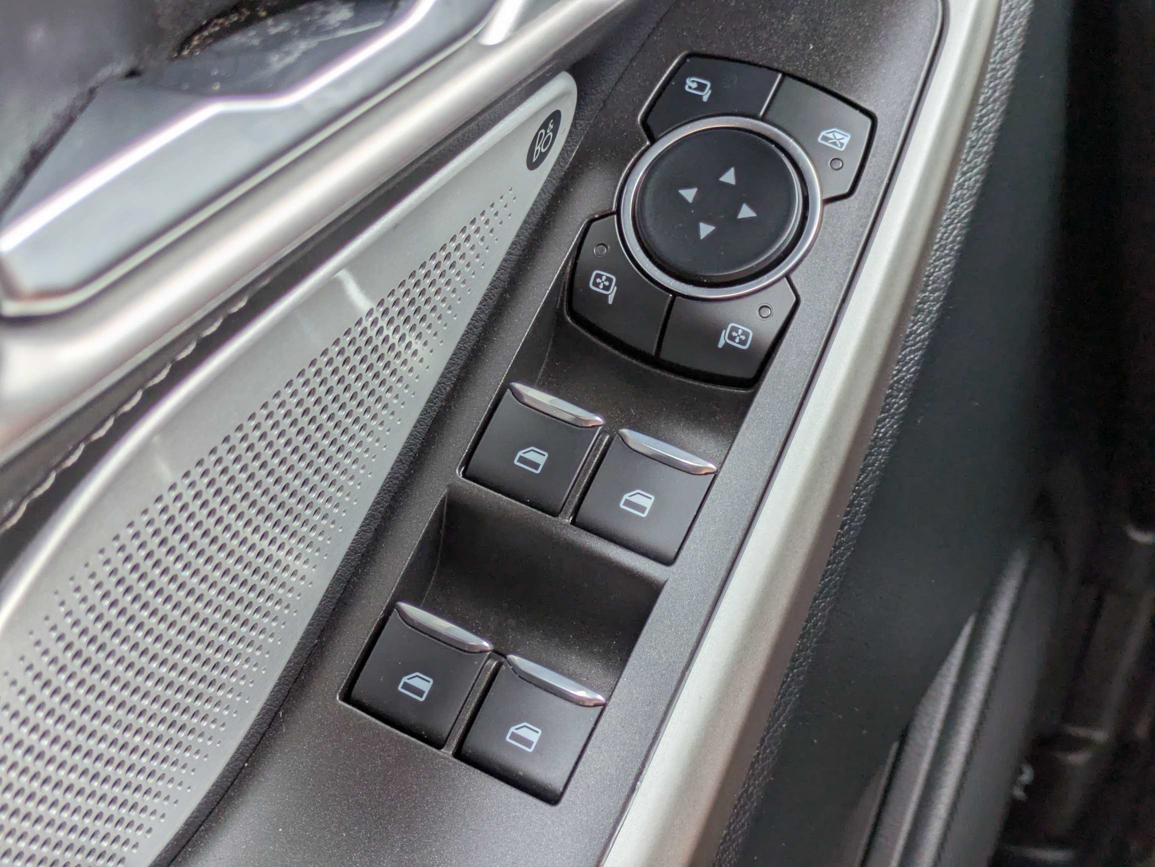 Used 2023 Ford Explorer Limited w/ Limited Technology Package RWD image 28