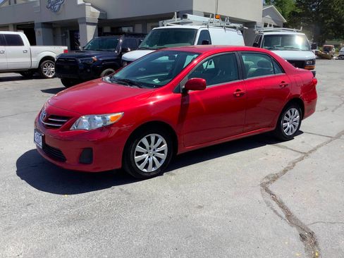 Used 2013 Toyota Corolla LE FWD image 1
