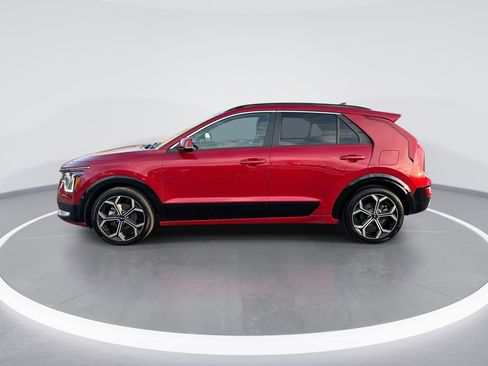 Used 2023 Kia Niro EX Touring image 5