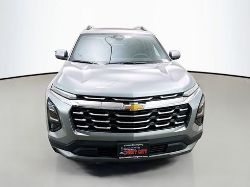 New 2026 Chevrolet Equinox LT image 2