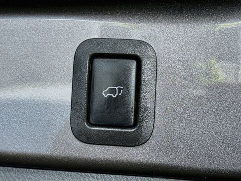 Used 2015 Toyota Highlander Limited Platinum AWD/4WD image 32