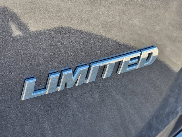 Used 2017 Toyota RAV4 Limited FWD image 12