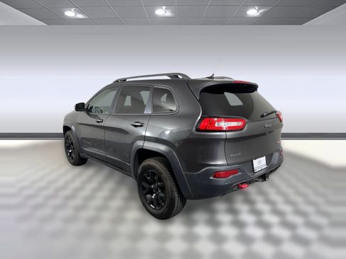 Used 2015 Jeep Cherokee Trailhawk w/ Comfort/Convenience Group AWD/4WD image 3