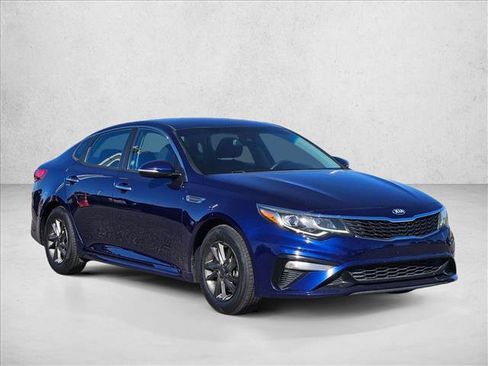 Used 2019 Kia Optima LX image 3