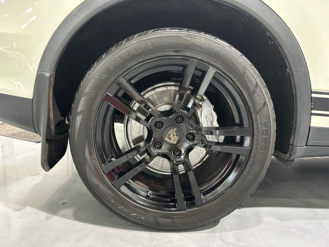 Used 2011 Porsche Cayenne AWD/4WD image 7