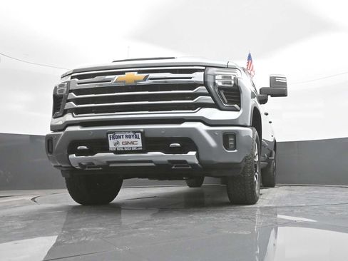 Used 2024 Chevrolet Silverado 2500 High Country w/ High Country Premium Package AWD/4WD image 39