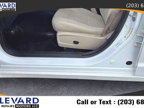 Used 2013 Dodge Charger SE w/ Sport Appearance Group image 24