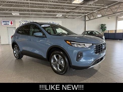 Used 2025 Ford Escape ST-Line Select AWD/4WD image 2