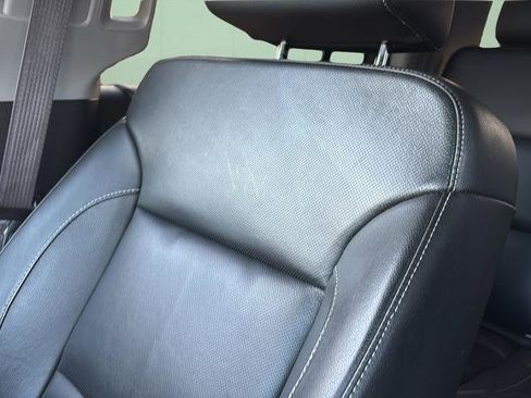 Used 2017 GMC Yukon SLT image 39