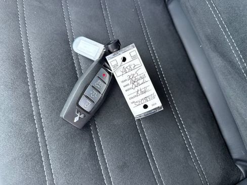Used 2025 Mitsubishi Outlander SE AWD/4WD image 28