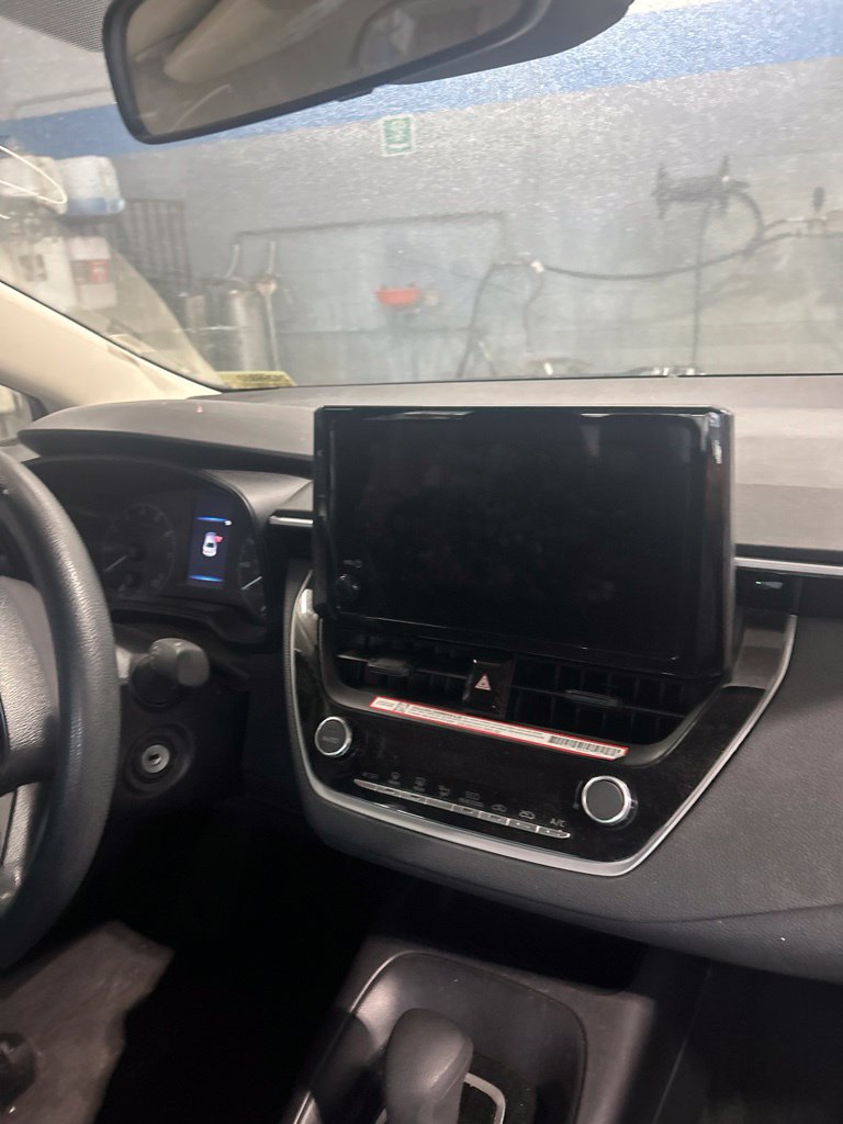 Used 2025 Toyota Corolla LE FWD image 13