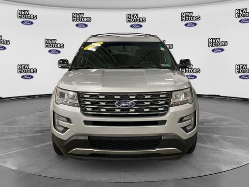 Used 2016 Ford Explorer XLT w/ Equipment Group 202A AWD/4WD image 8