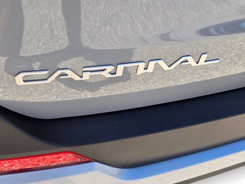 New 2026 Kia Carnival EX FWD image 12