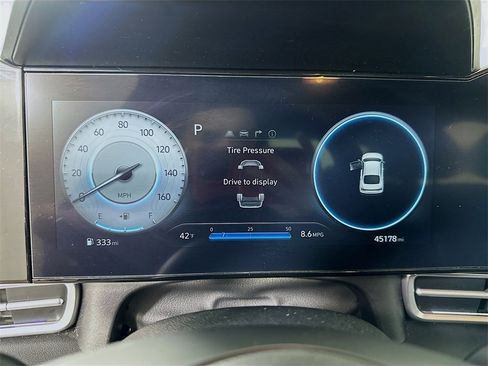 Used 2024 Hyundai Elantra SEL image 24