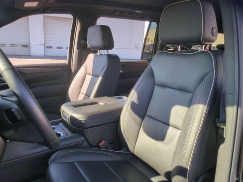 Certified 2024 Chevrolet Suburban Premier w/ Premium Package image 20