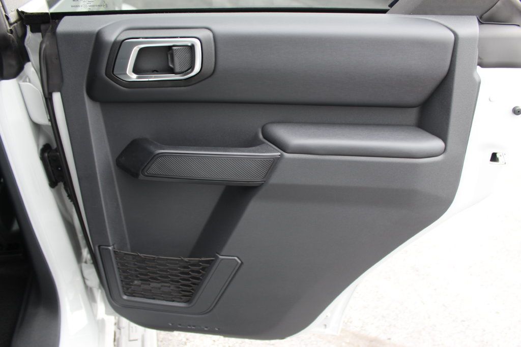 New 2026 Ford Bronco Outer Banks AWD/4WD image 13