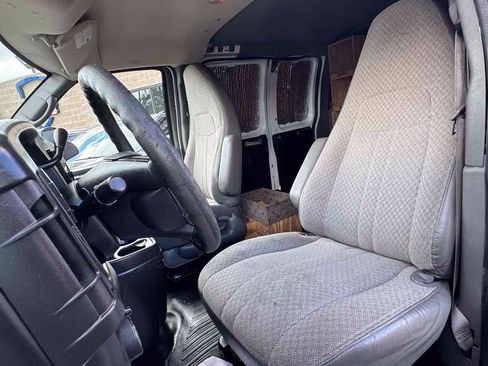 Used 2014 Chevrolet Express 1500 RWD image 18