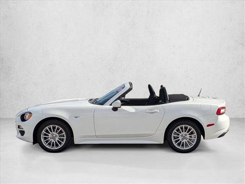Used 2020 FIAT 124 Spider Classica w/ Technology Group image 9
