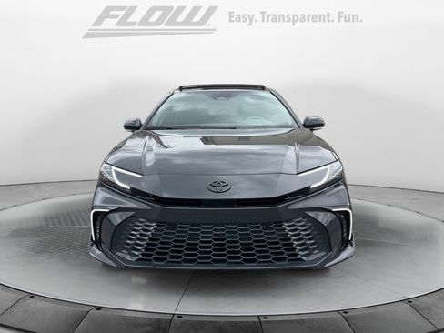 Used 2025 Toyota Camry XSE image 2