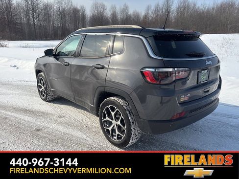 Used 2024 Jeep Compass Limited image 7