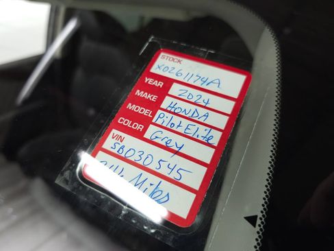 Used 2025 Honda Pilot Elite image 38
