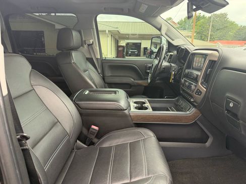 Used 2017 GMC Sierra 3500 Denali w/ Duramax Plus Package AWD/4WD image 13