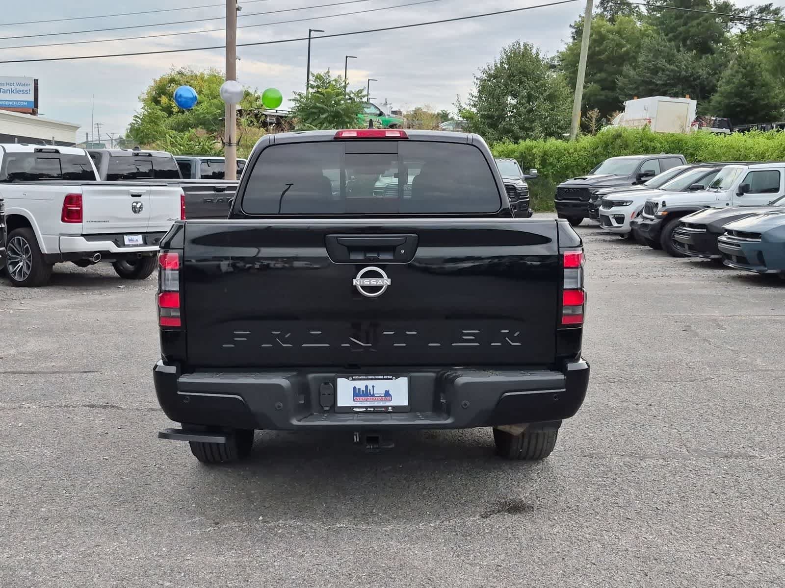 Used 2025 Nissan Frontier SV w/ Tow Package RWD image 5