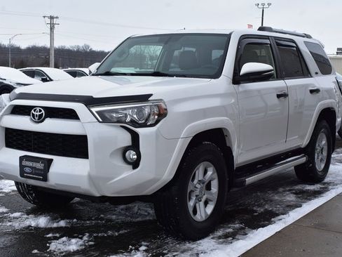 Used 2019 Toyota 4Runner SR5 Premium image 9