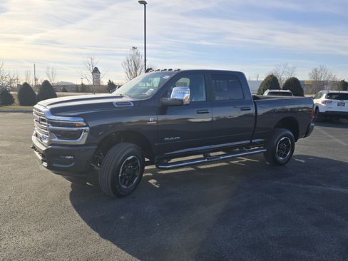 New 2026 RAM 2500 Laramie AWD/4WD image 15