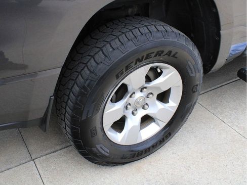 Used 2020 RAM 1500 Big Horn AWD/4WD image 36