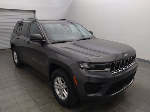 Used 2024 Jeep Grand Cherokee Laredo RWD image 13