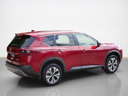 Certified 2022 Nissan Rogue SV image 3