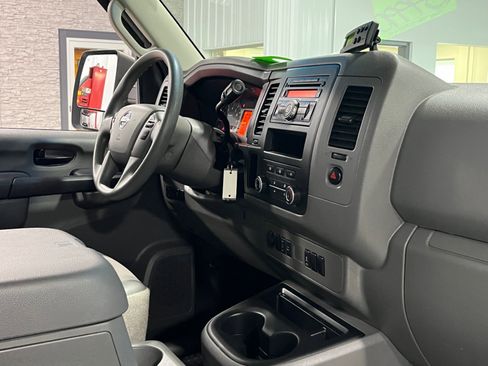 Used 2014 Nissan NV 3500 SV w/ Side & Curtain Airbag Package RWD image 11