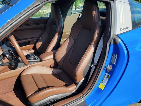 Certified 2025 Porsche 911 Targa 4 GTS image 5