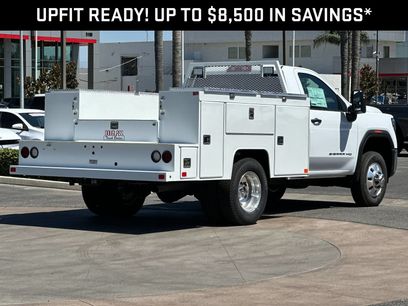 New 2025 GMC Sierra 3500 Pro w/ Convenience Package