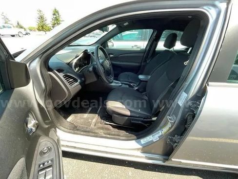 Used 2013 Dodge Avenger SE FWD image 11
