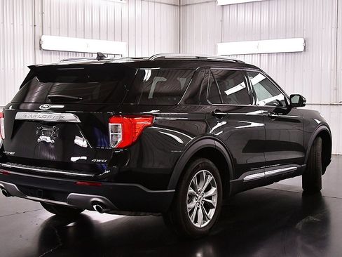Used 2023 Ford Explorer Limited w/ Limited Technology Package image 7