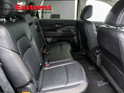 Used 2023 Nissan Pathfinder SL AWD/4WD image 23