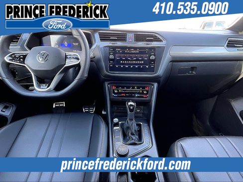 Used 2022 Volkswagen Tiguan SE R-Line image 14