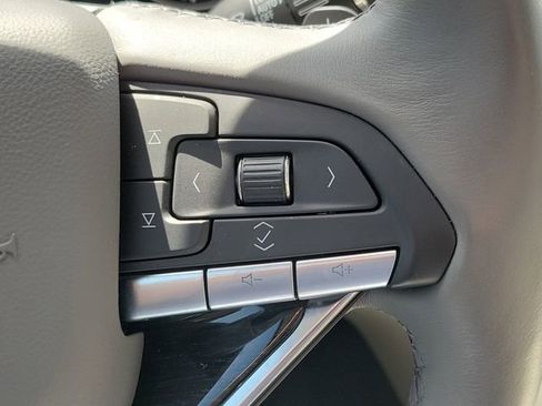 Used 2025 Cadillac XT6 Premium Luxury AWD/4WD image 21