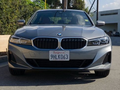 Used 2023 BMW 330i Sedan w/ Driving Assistance Package image 27