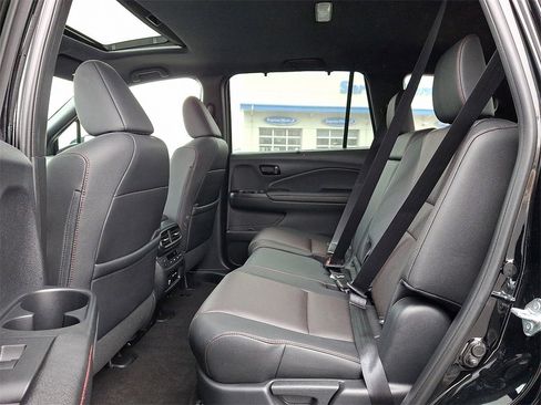 Used 2024 Honda Passport Black Edition image 13