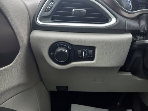 Used 2023 Chrysler Voyager LX FWD image 24